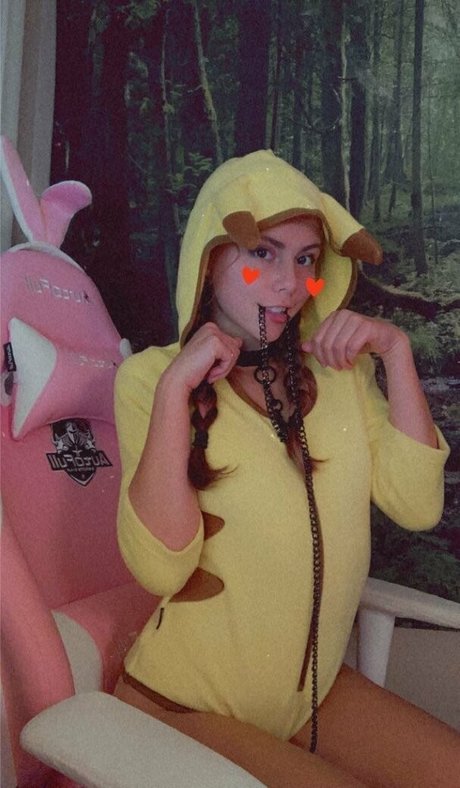 Skittii pornstar hot pictures