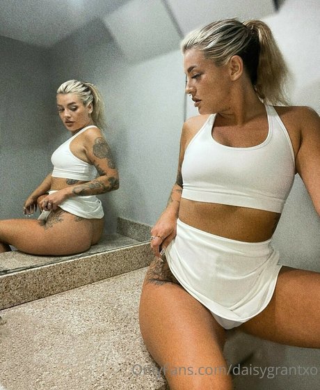 daisygrantxo naked model photos