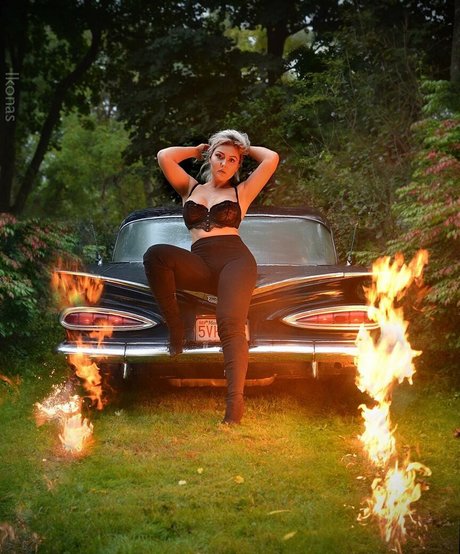 yoursnikita beautiful model img