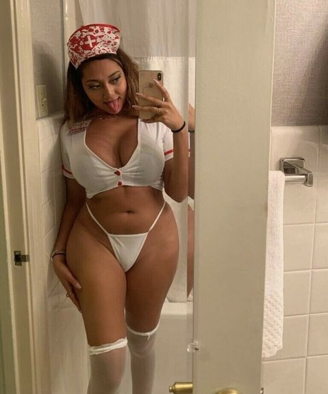 Elison Avocado model xxx pics