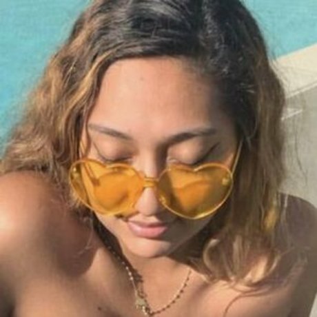 Elison Avocado exclusive star pics