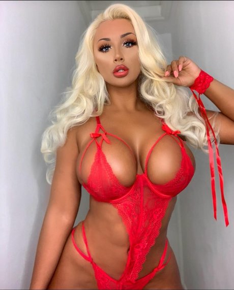 Holly Deacon hd actress photos