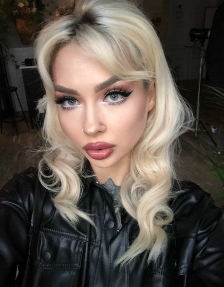 Vakhanalia free actress photo