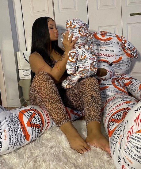 Goyard Wallet Profile pic