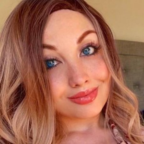 erineevee adult star archive