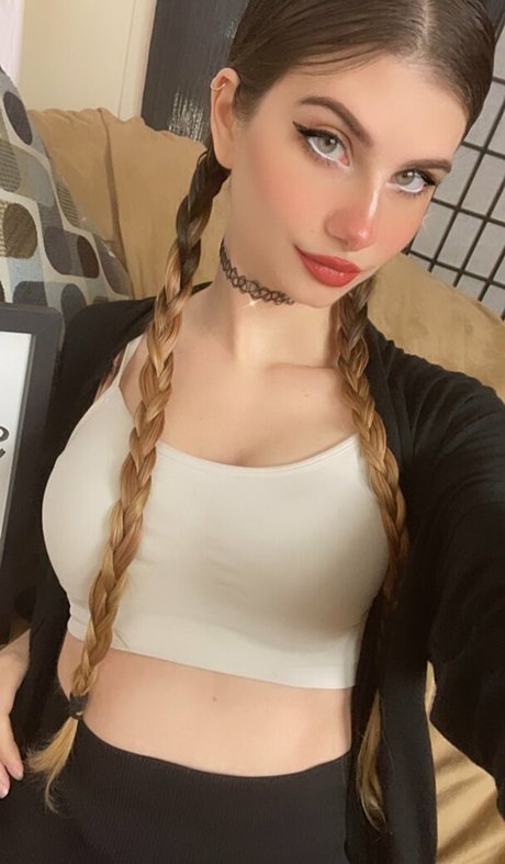 Conmiele model adult photo