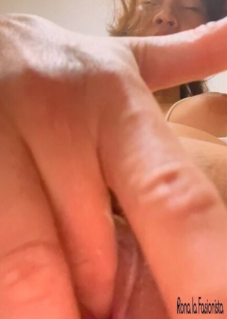 Rhona La Fashionista nudes actress image