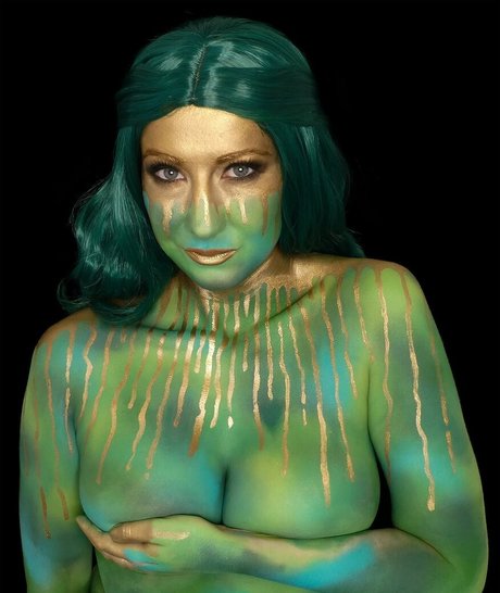 rednamrahC star erotic pics