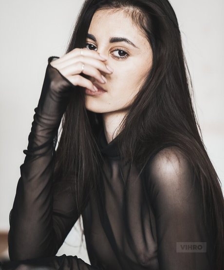 Vihro pretty model gallery