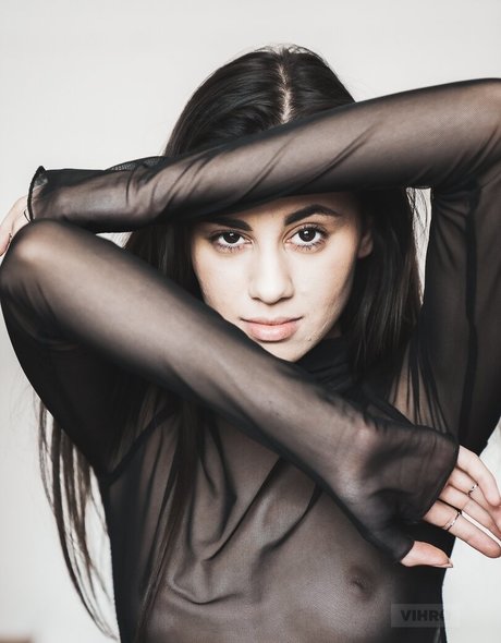 Vihro art model photos