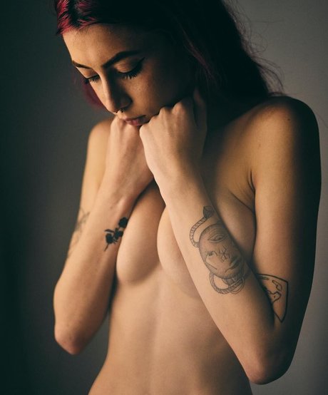 Trizpac nude actress images