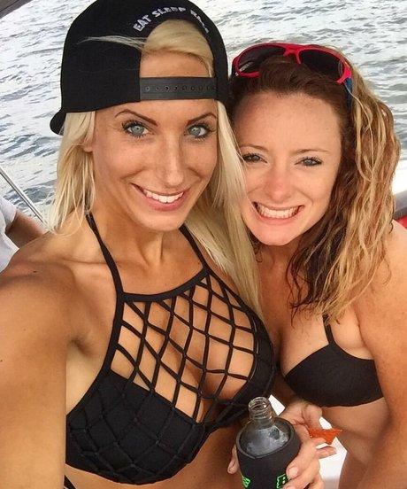 Malorie Woods nice actress pics