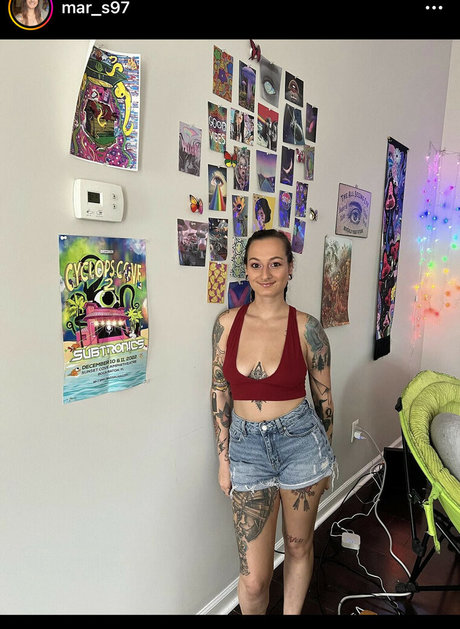 Foreign boring art star picture