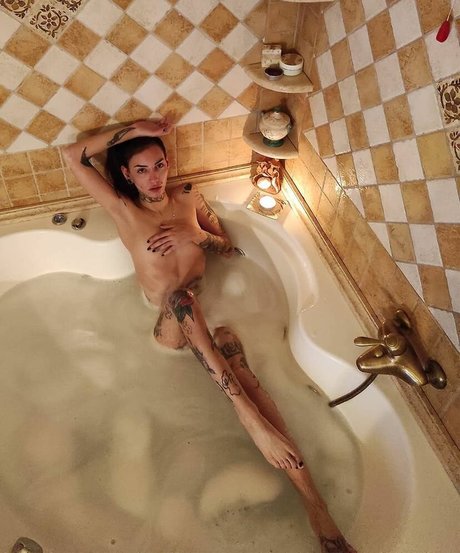 Lucky Strike SG pretty star photo