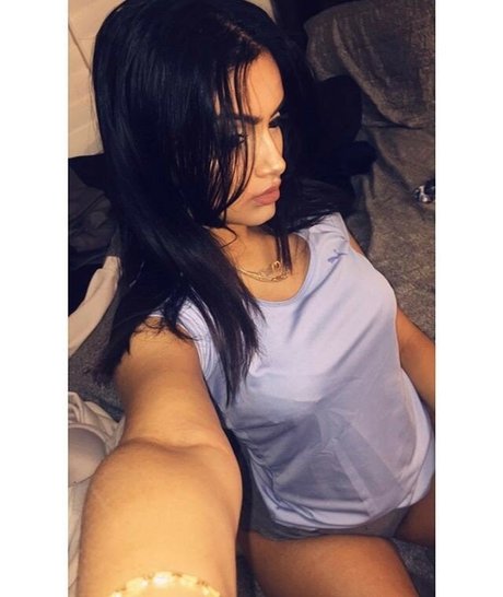 Prettypreet star erotic img