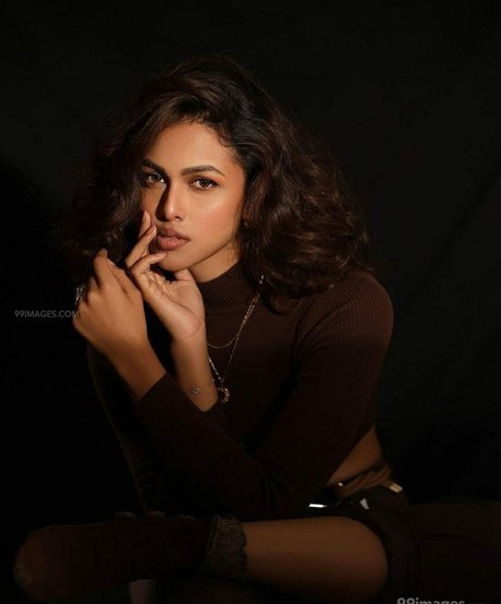 Adline Castelino hd actress pictures