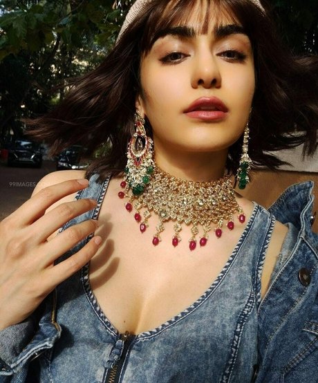 Adah Sharma model erotic pictures