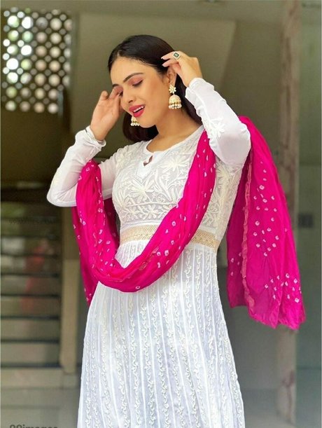 Neha Malik model high quality photos