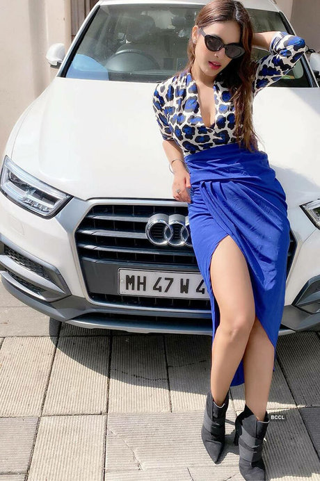 Neha Malik nude model photos