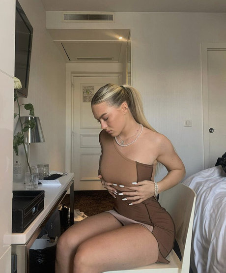 Hannabaumnn hot actress archive