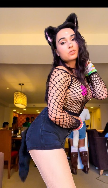 Ember Fiera porn actress img