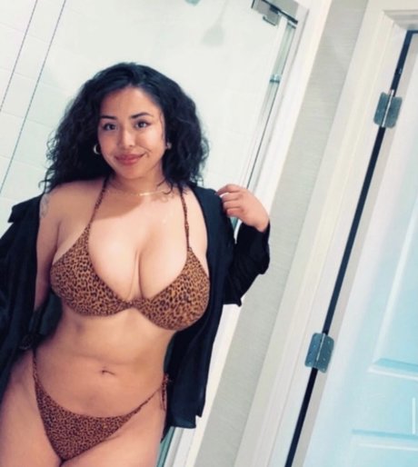 Saraiii Fon777 nude pornstar images