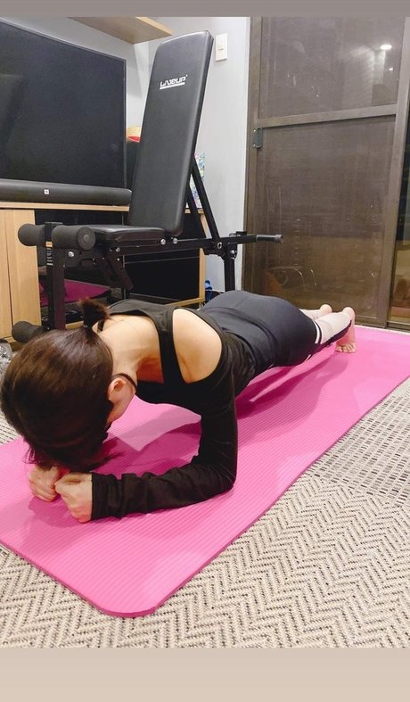 miholy pretty model photos