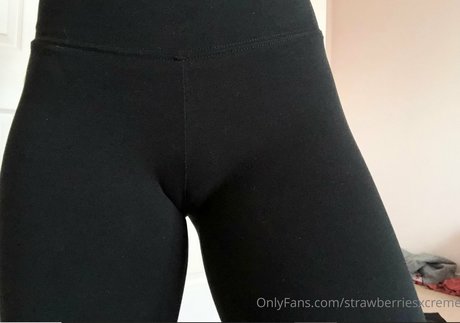 strawberriesxcreme star beautiful photos