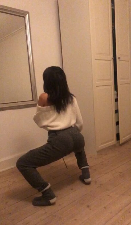 Grandmae pornstar sex img