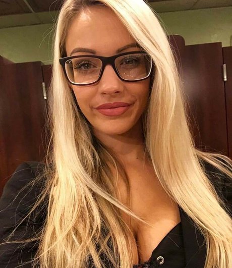 Emerald Kisses star sex galleries