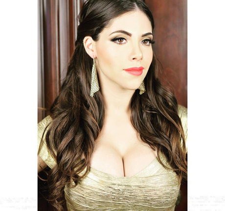 Claudia Guajardo top model photo