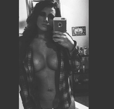 Annieisnotok xxx actress image