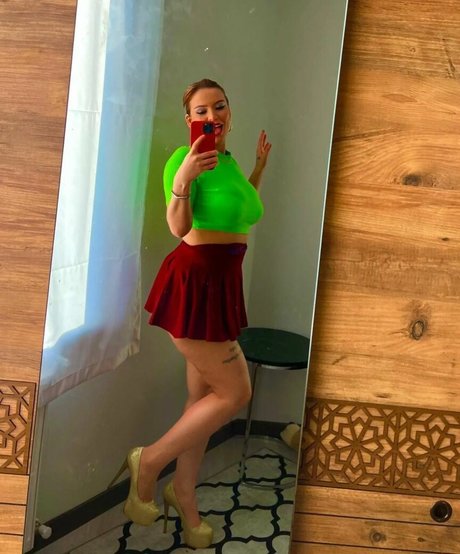 Arzu Ylmaz star sex image