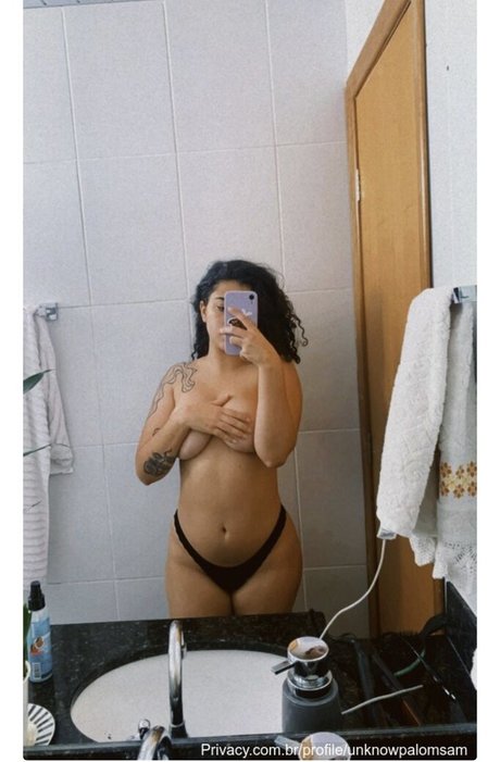 Unknowpalomsam nude star pic