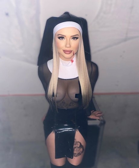 BlondBunni perfect model galleries