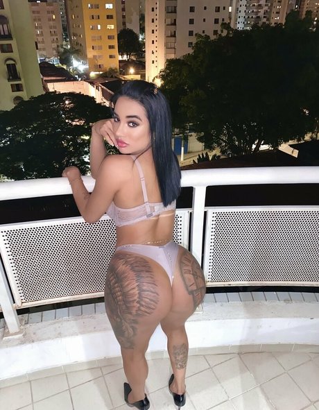 Caroline Martins nude actress pics