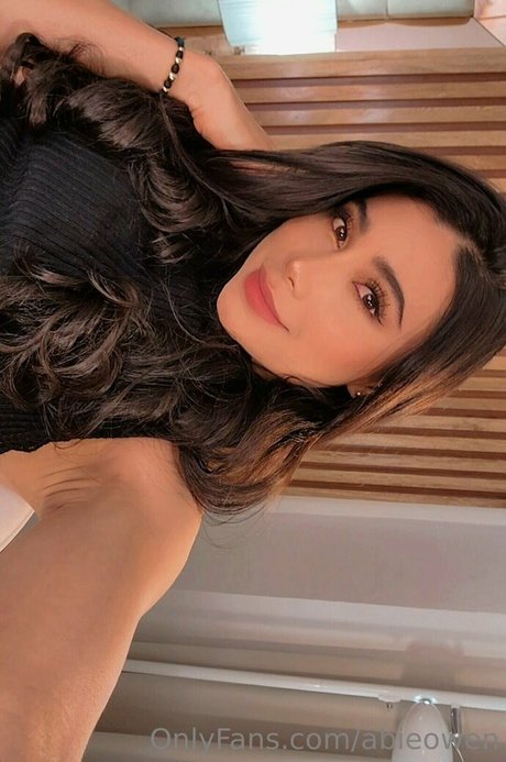 abie owen model adult img