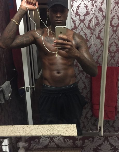 Noel Berry model hd pic