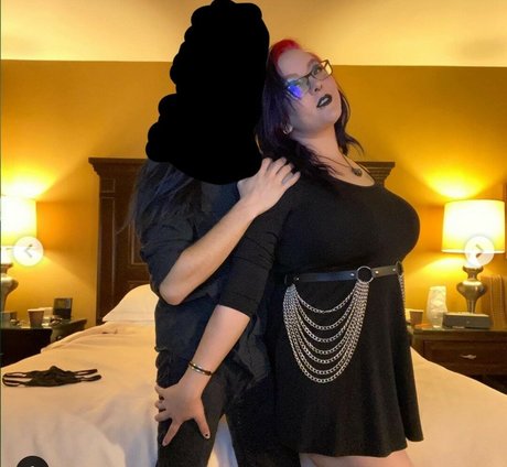 Lyraenium pornstar hot pics