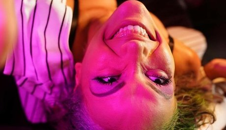 Salina De La Renta art actress photos