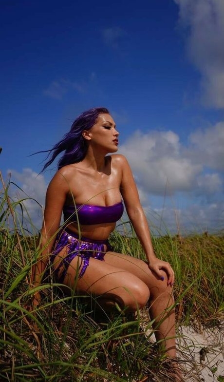 Salina De La Renta star high quality archive