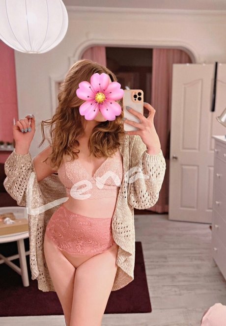 obiriconn naked model images