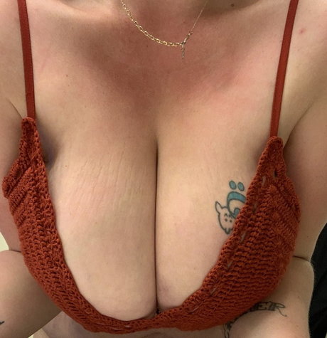 Juicy June high quality star pic