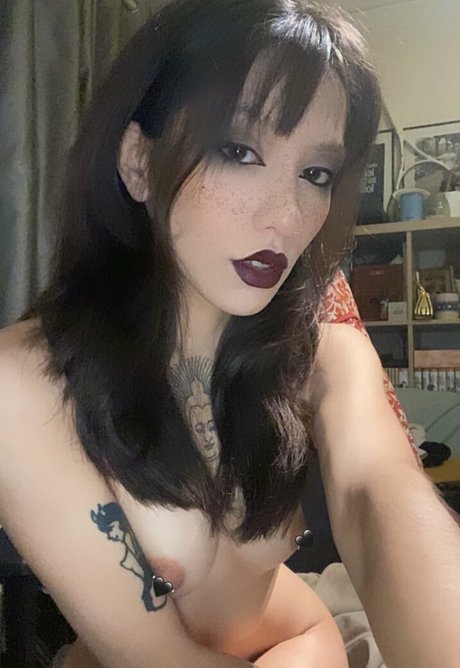 bbytenshi_ model naked photo