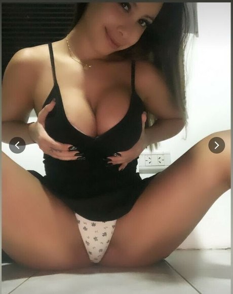 Johanna Belen hot actress picture