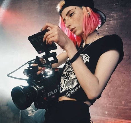 Rocken Rollia star galleries