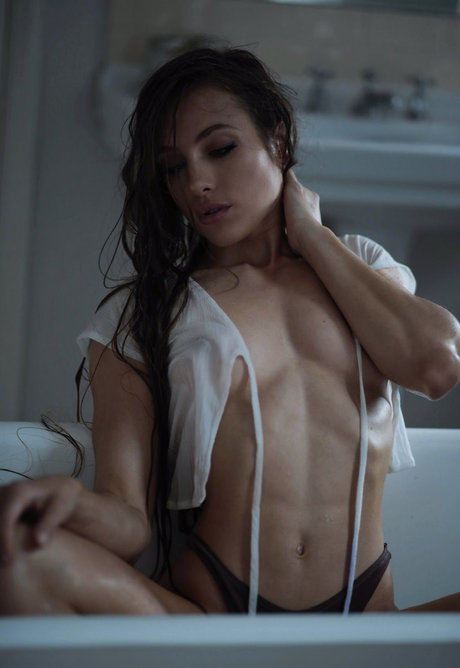 MercedesTheDancer erotic actress pic