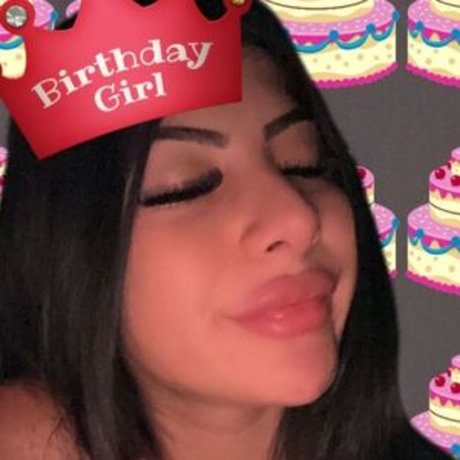 Selin Yalim Nude Profile pic