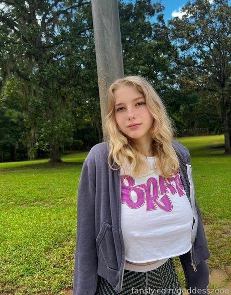 goddesszooe erotic actress galleries