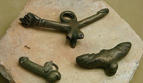 Esme Louise James pornographic model img